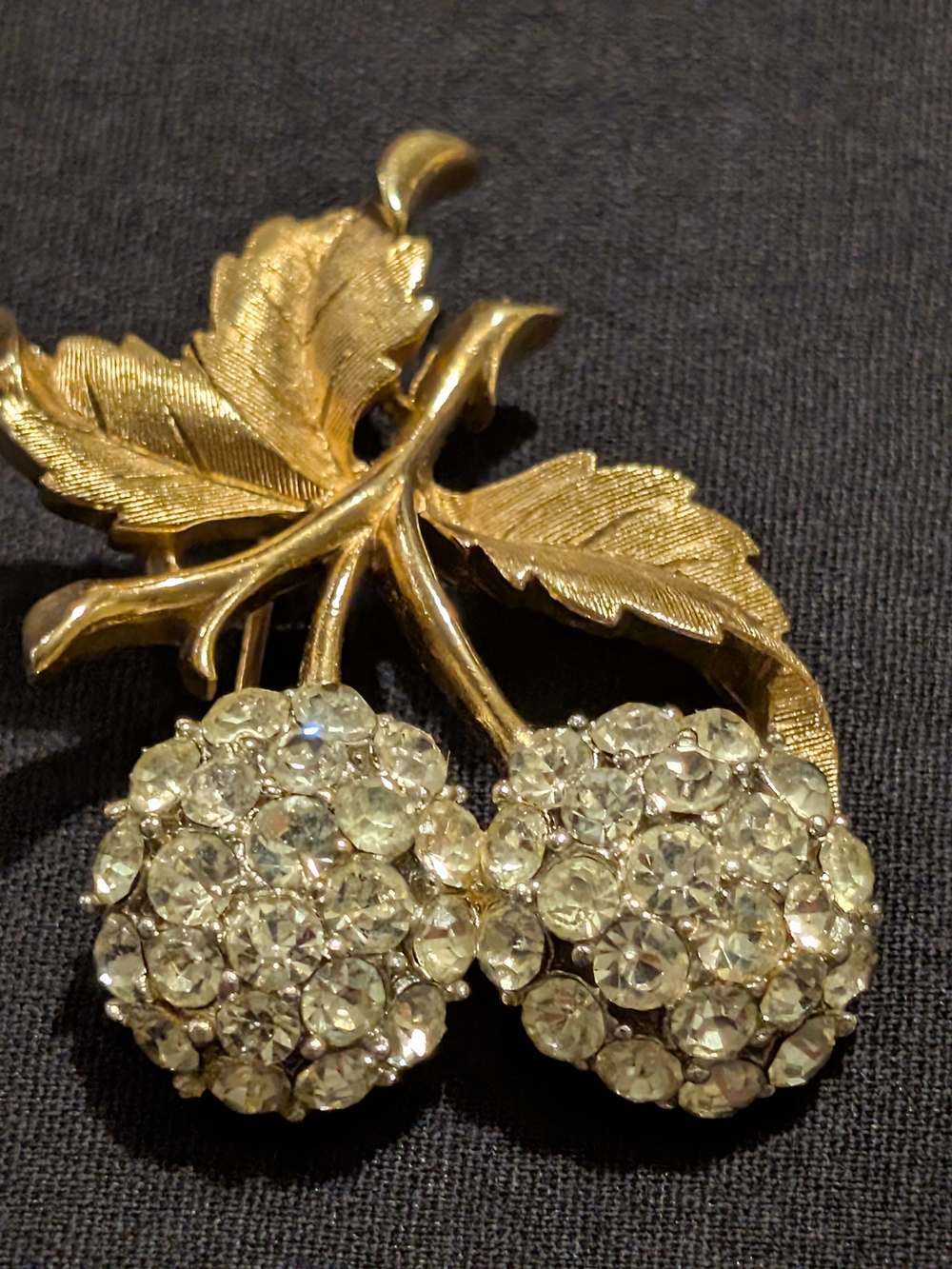 Vintage Crown Tifari Gold-Tone Crystal Dandelion Puff Brooch